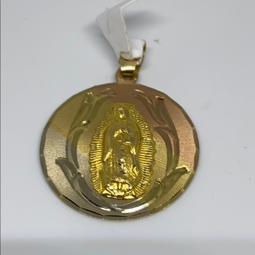 14k  Yellow Gold Virgin Round Shape Pendant Charm